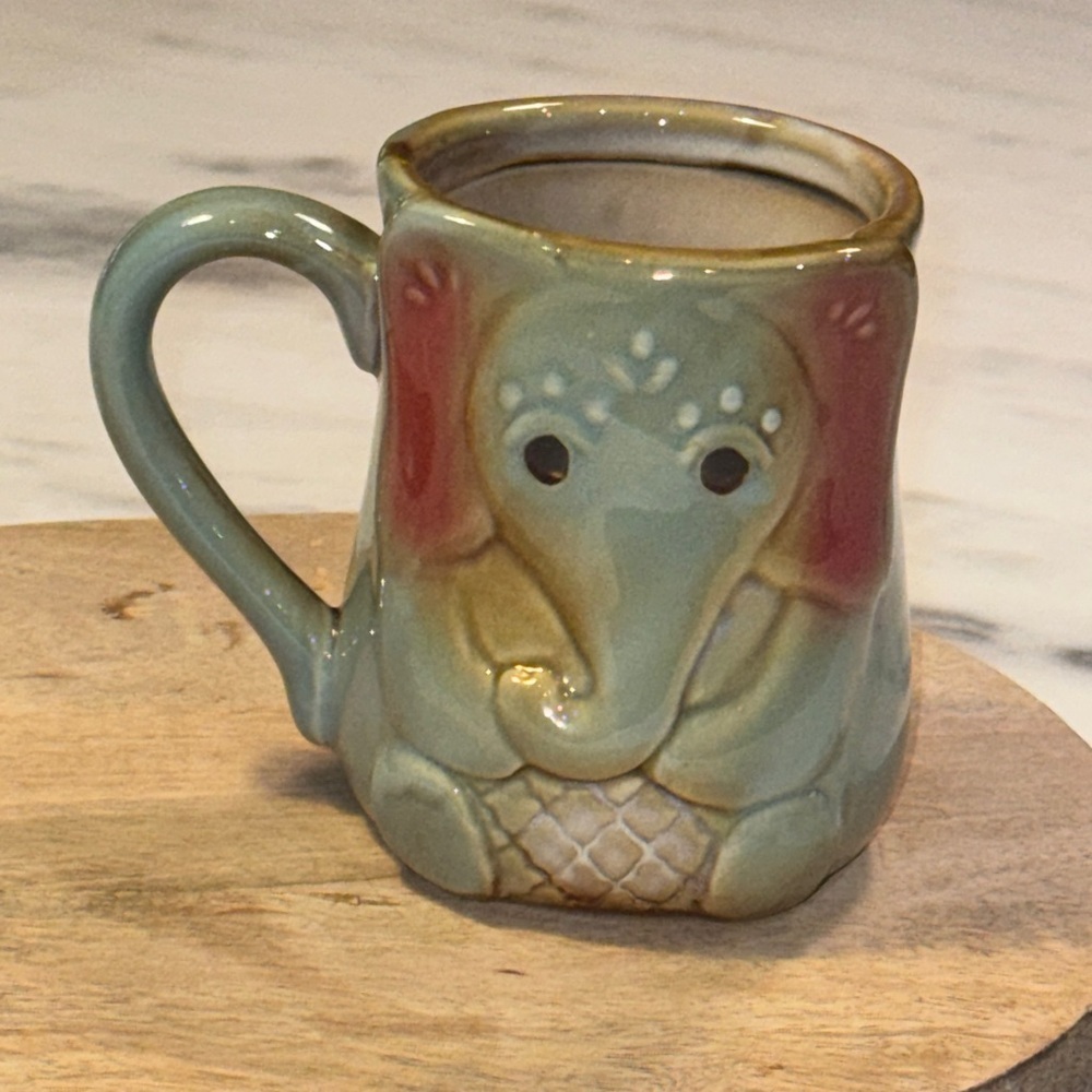 Gibson 16oz Elephant Ceramic Stoneware Mug Vintage Feel!